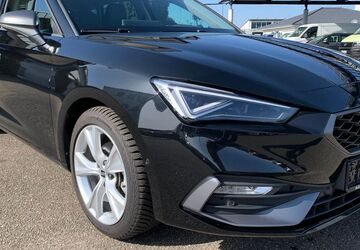 Seat Leon 11.469 km 27.900 &euro; Sasbach 77880